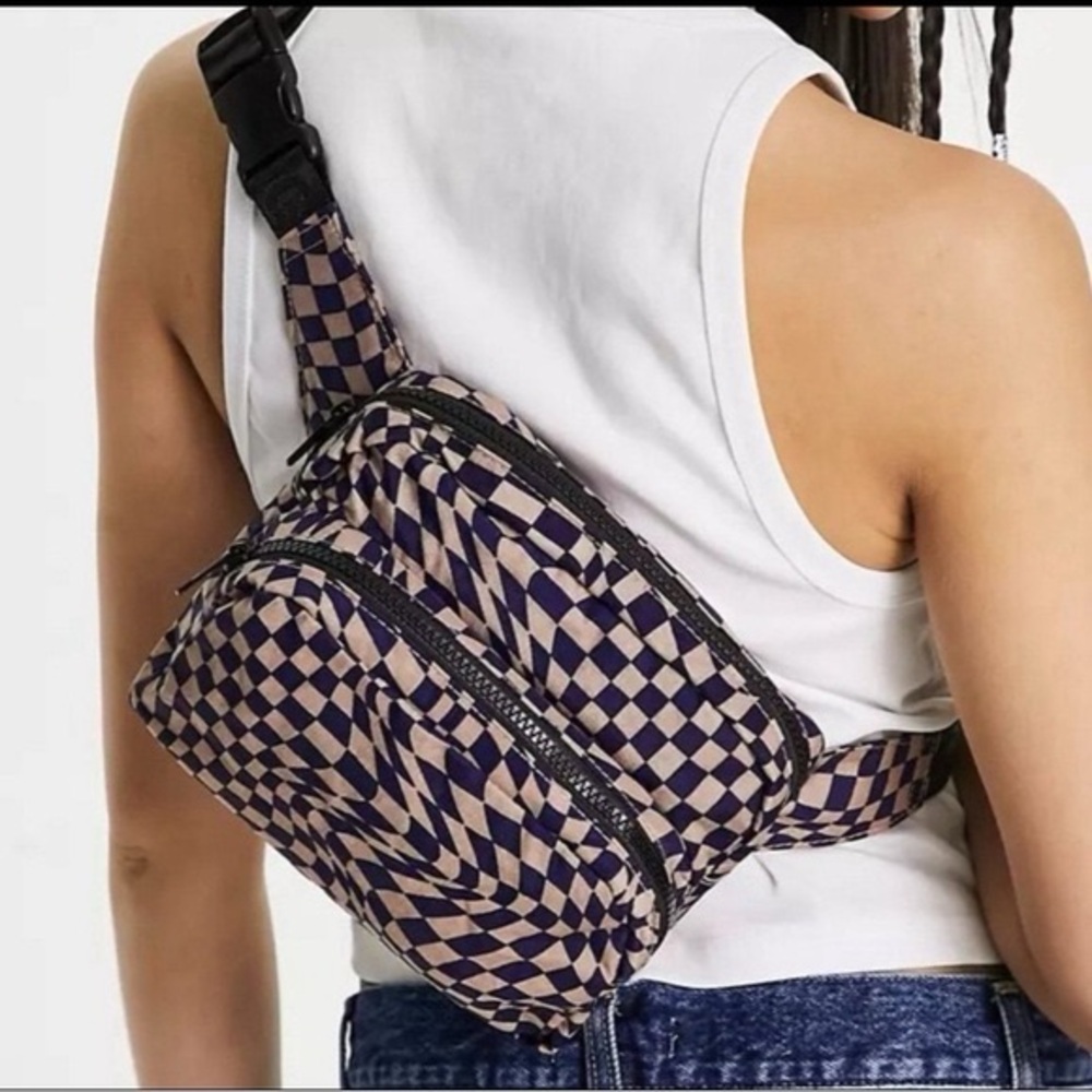 Baggu Indigo Trippy Checker Fanny Pack - Picture 9 of 9